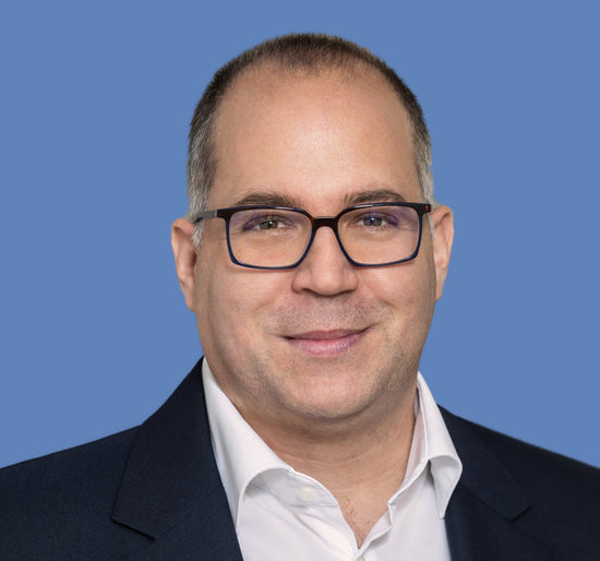 Offizielles Porträt von Manuel Weiskopf, Kaufmännische Leitung und Dozent der DeBak und Experte für Krisenmanagement.